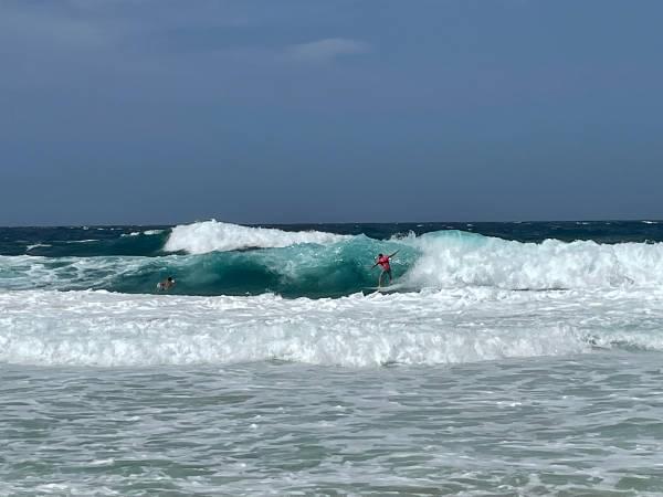 Surfer am Dos Playa