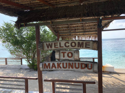 Begrüßung auf Makunudu